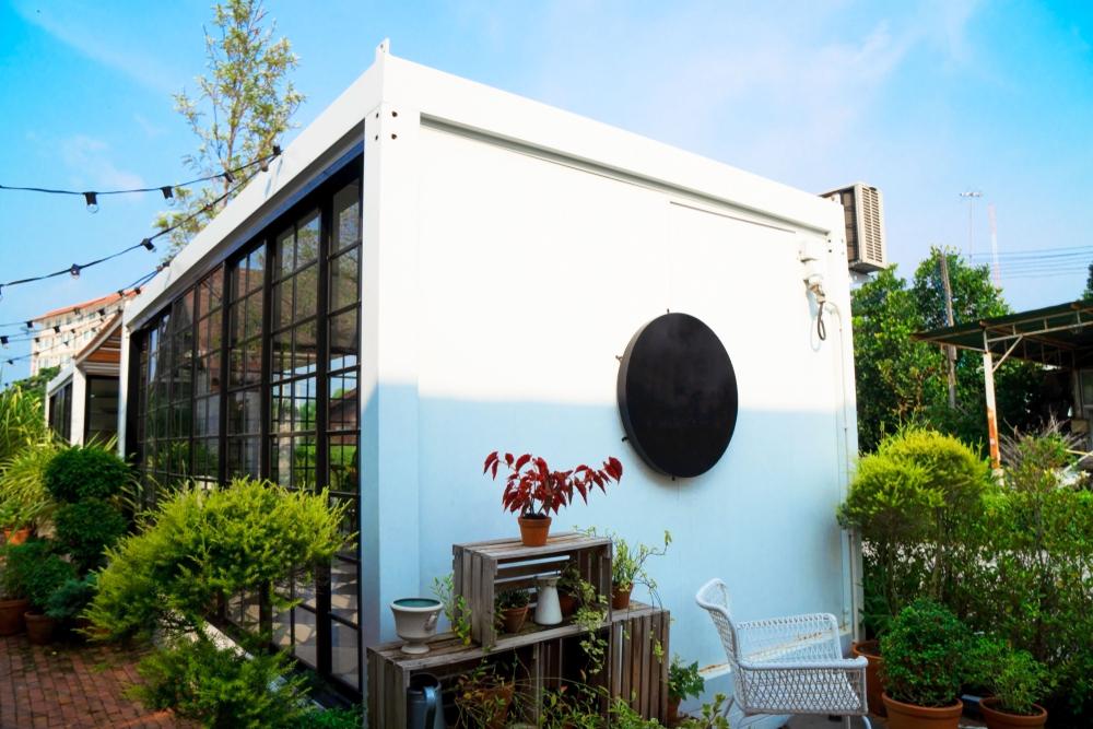 casa din containere cu gradina